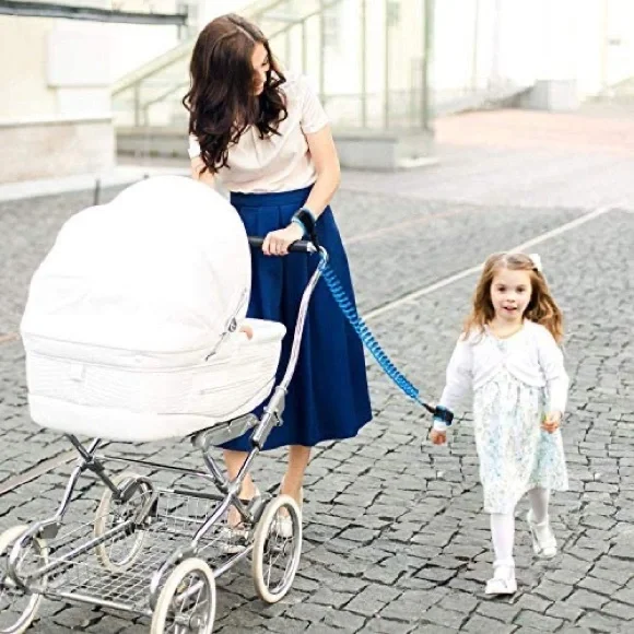 Anti Lost Wristband with Lock Toddler Child Safety Wrist Leash - Picture 4 of 4